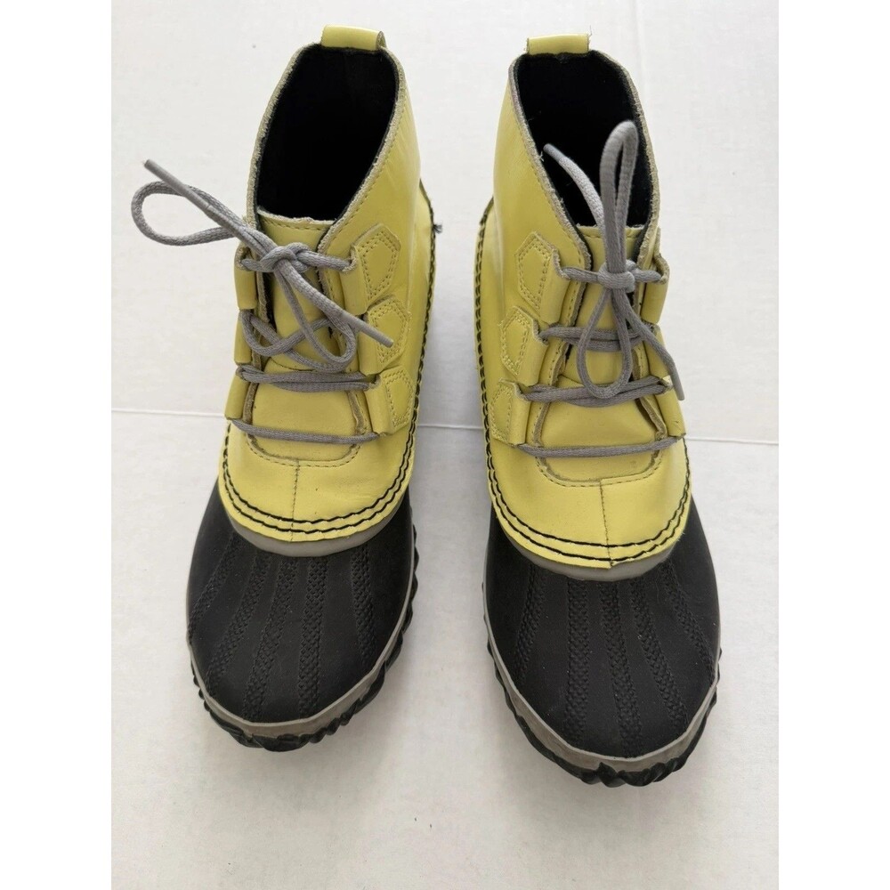 Sorel Yellow Duck Boots Out N About Women's Rain Boots 7.5 Waterproof Winter